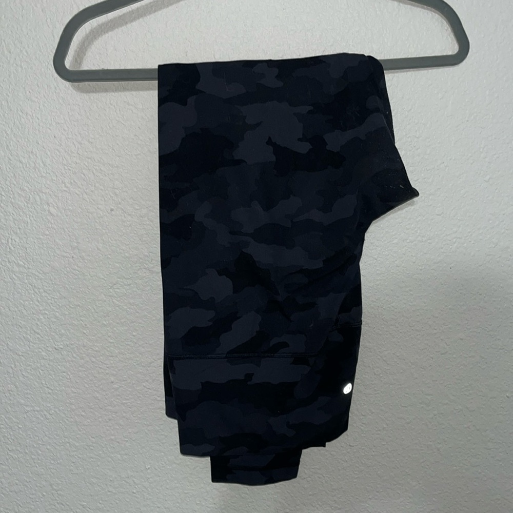 Lululemon camo leggings 18